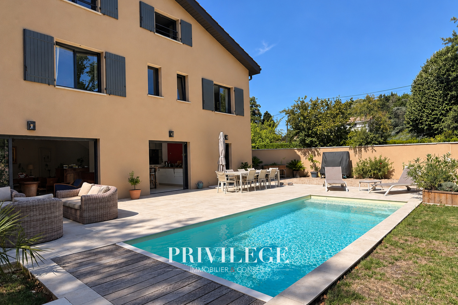 Maison 6 pièces 180 m² · à Écully · 180 m² · 990 000 €