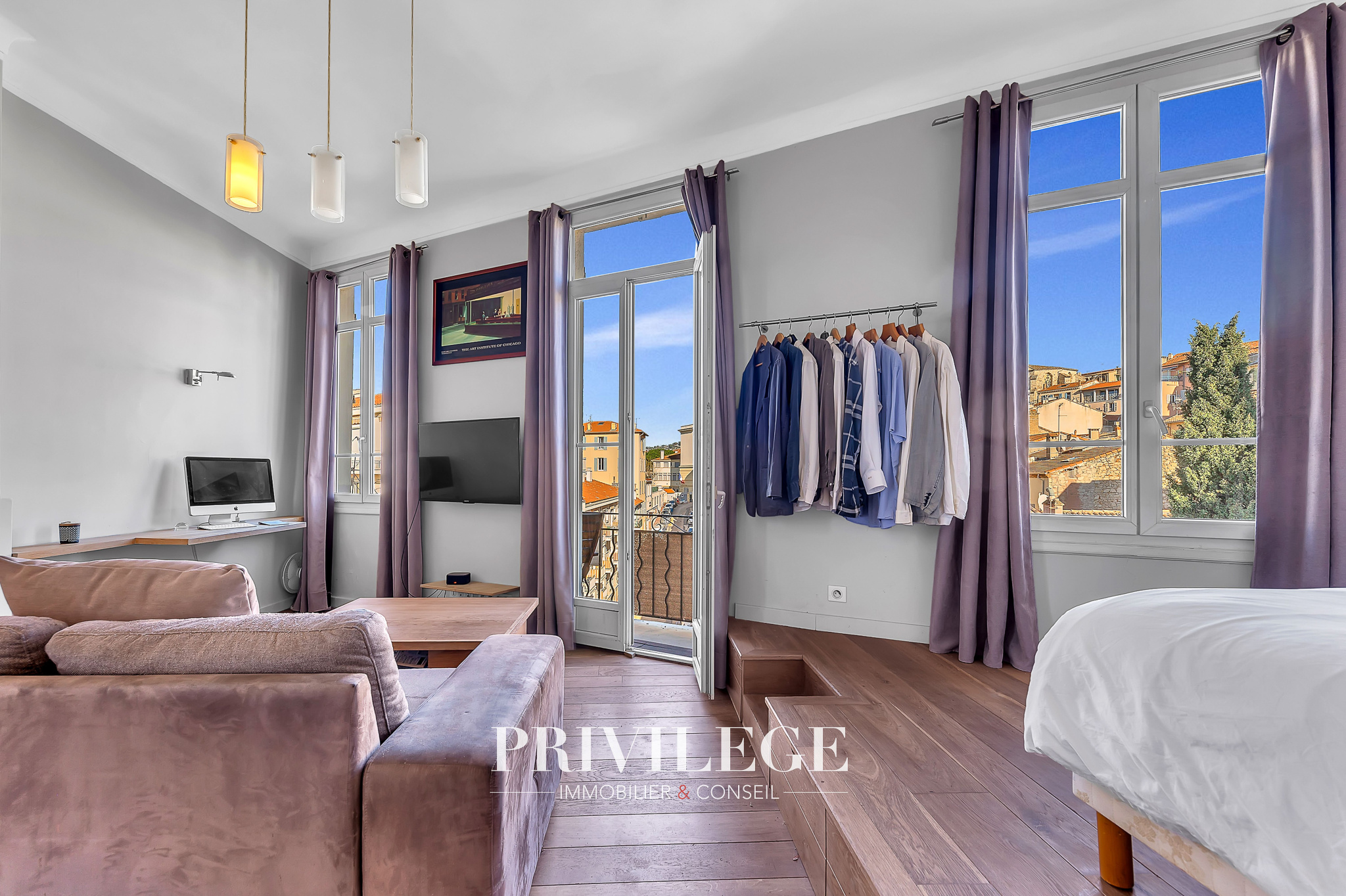 Cannes   Dernier étage   2 pièces rénové avec balcon vue dégagé