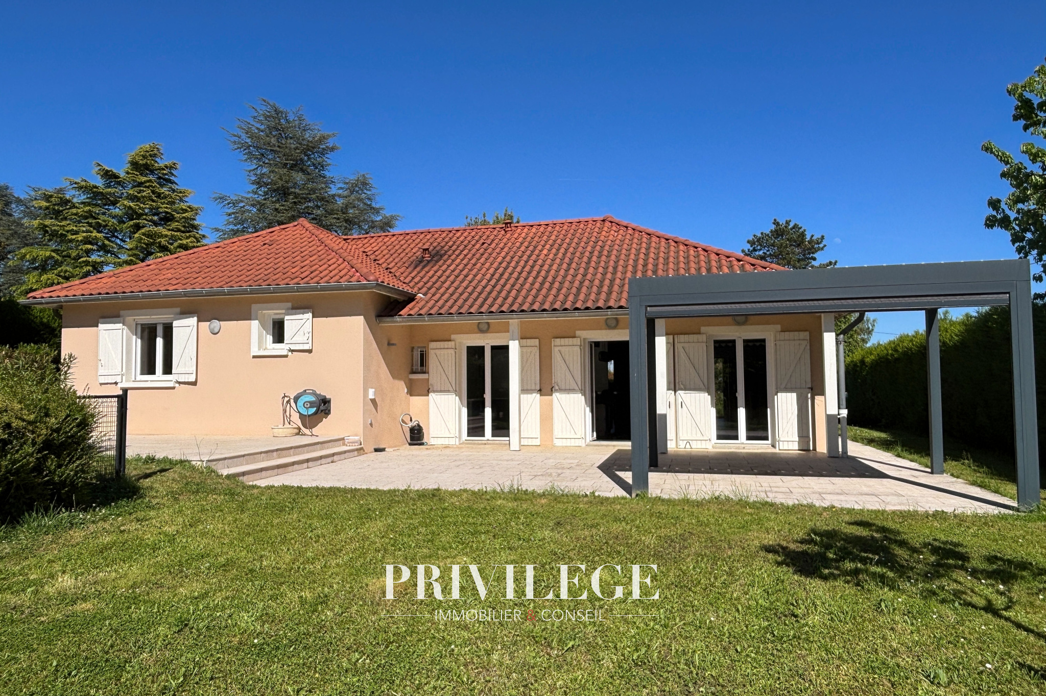 Saint-Cyr-au-Mont-d’Or   Maison rénovée 184 m2 avec piscine sur terrain de 1 557 m2