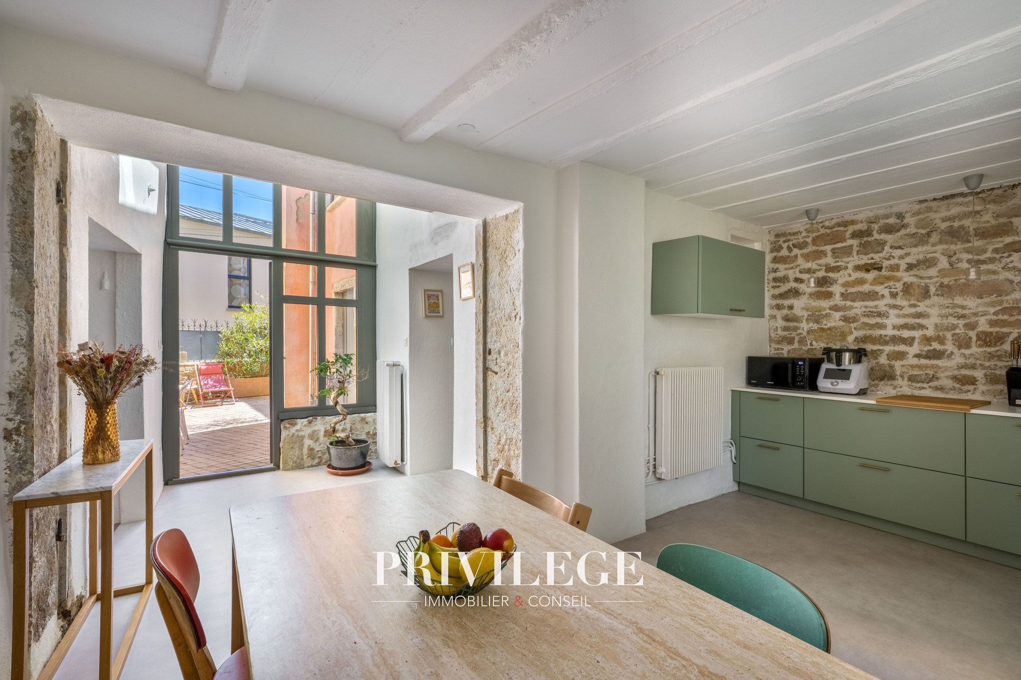 Saint Cyr au Mont d'Or proche village- Maison de village pleine de charme  rénovée d'environ 180 m2 - au calme