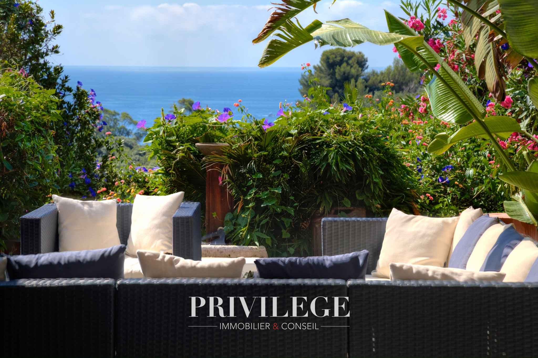 Golfe-Juan — Appartement de 120 m2 avec terrasse plein sud de 65 m2