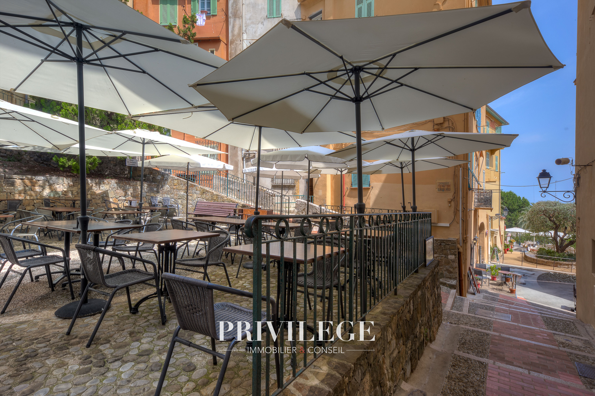 Fonds de commerce à vendre   Restaurant Bar à Vin Menton Vieille Ville   Au pied de la Basilique Saint Michel