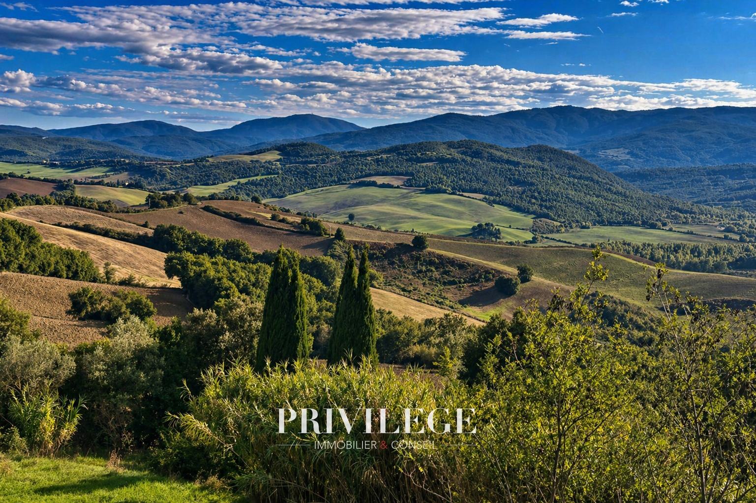TOSCANE   CASOLE D’ELSA (SIENNE)  Authentique corps de ferme du XVIIIe siècle à rénover